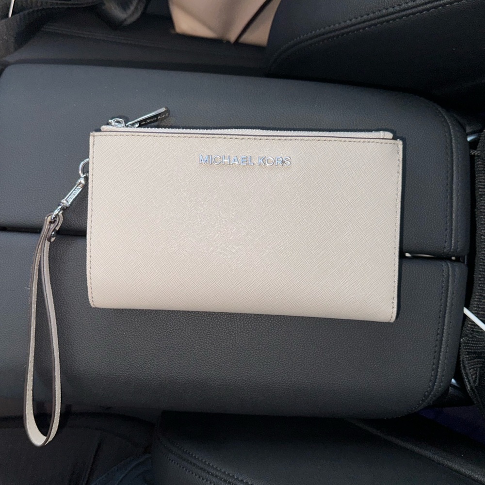 Gray/neutral Michael Kors Double-zip Jet Set wristlet